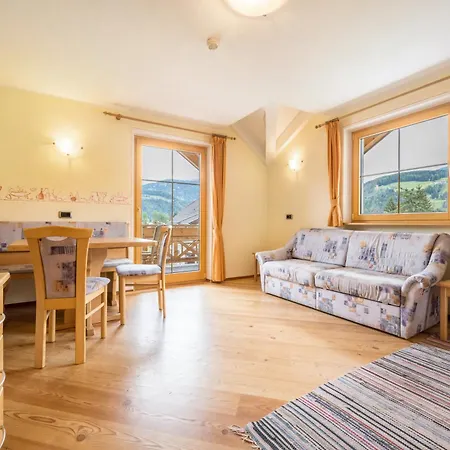 Oberhauser Apt 6 *
